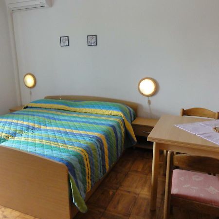 Nice And Cozy Apartment Ferry In Medulin Exterior photo