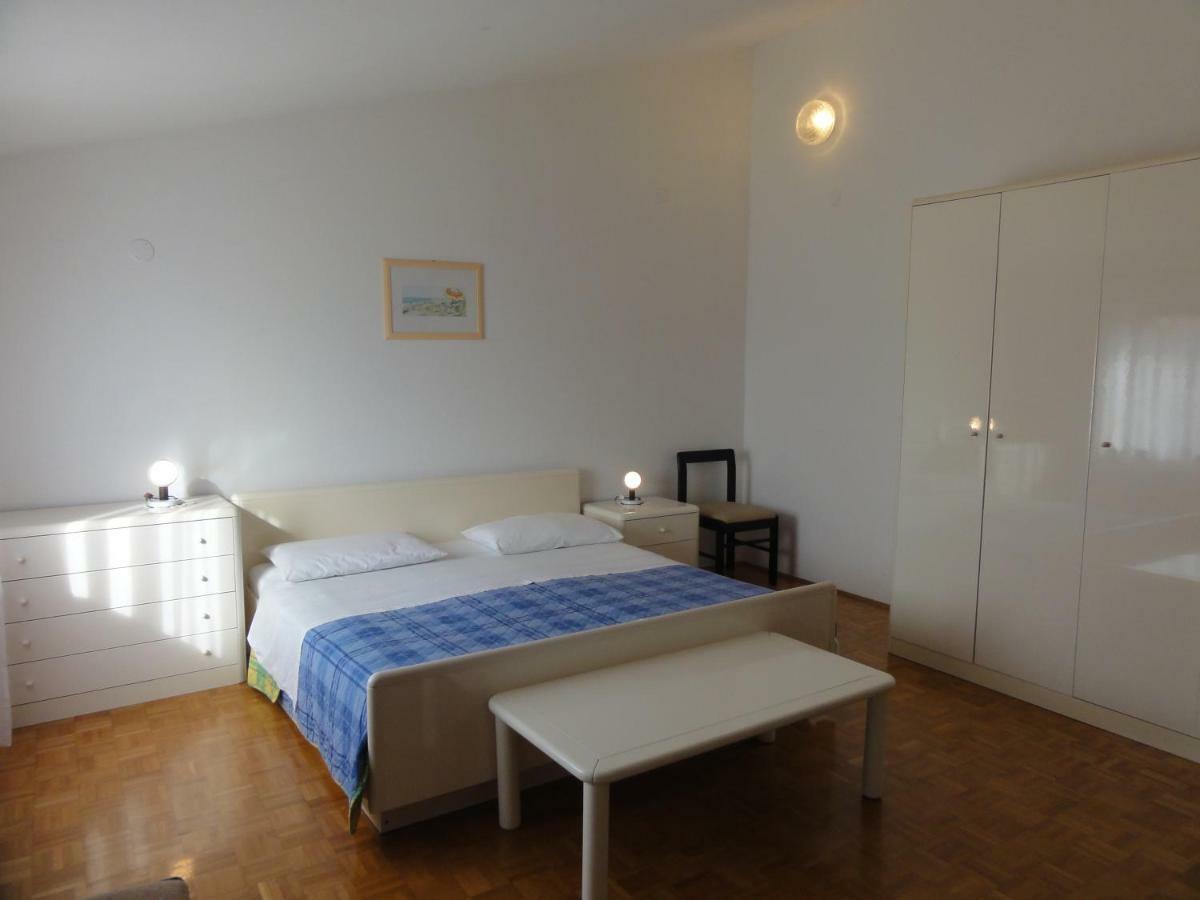 Nice And Cozy Apartment Ferry In Medulin Exterior photo